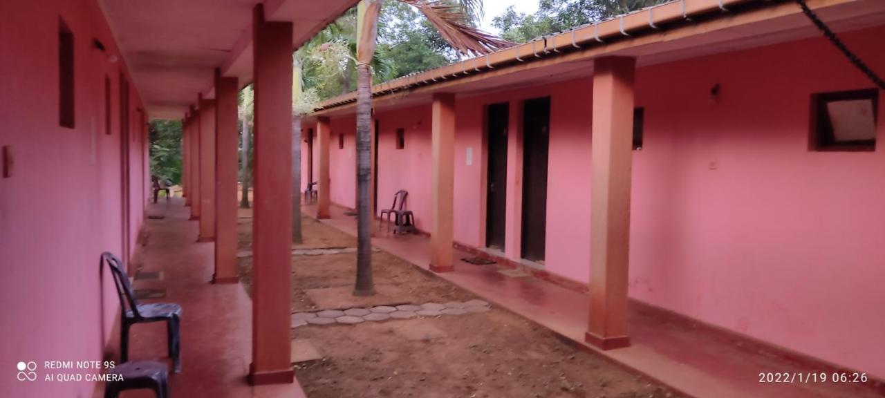 Isuruma Rest Kataragama Eksteriør bilde